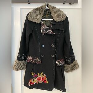 Desigual Embroidered Black Coat with Faux Fur Trim (removable) size 40